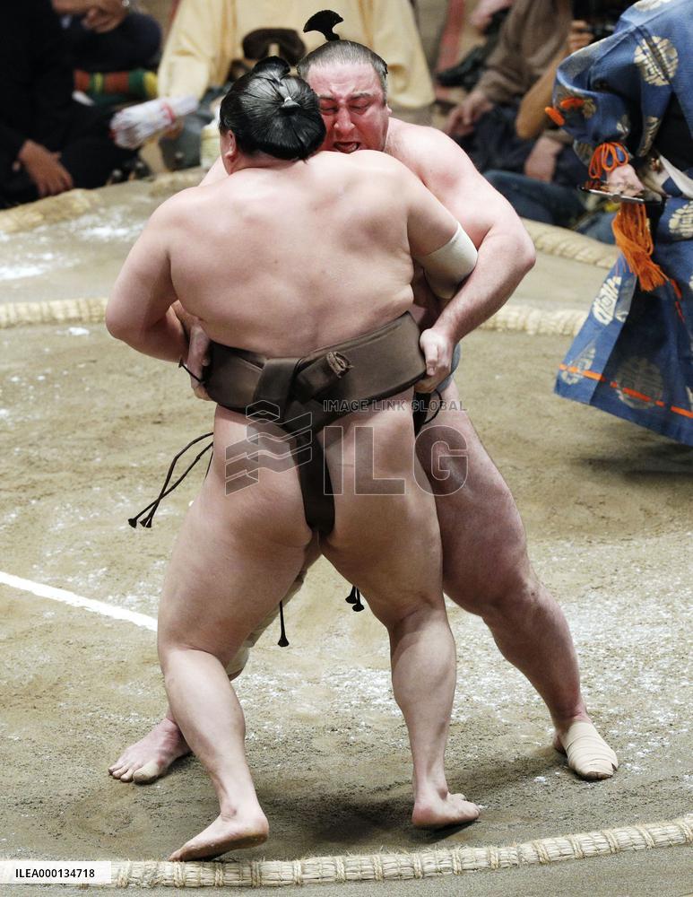 Sumo: Georgian Tochinoshin meets ozeki promotion criteria