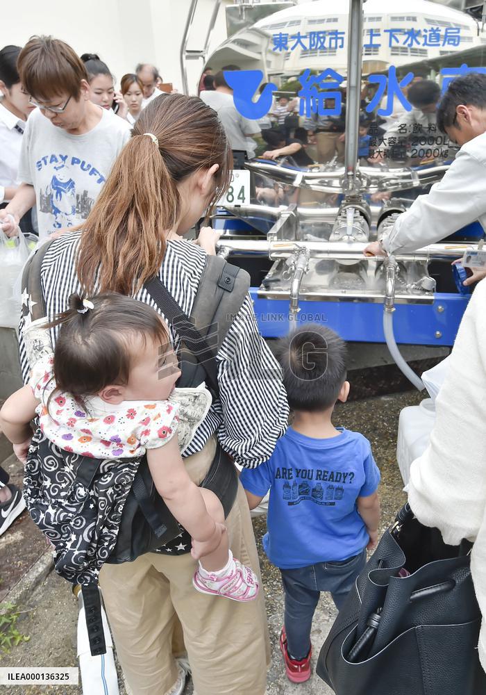 Strong quake hits western Japan