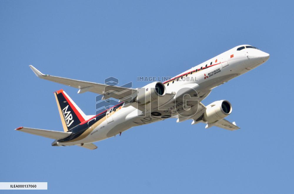 MRJ test flight