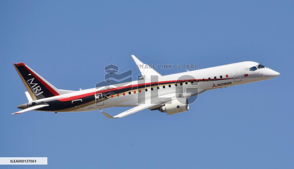 MRJ test flight
