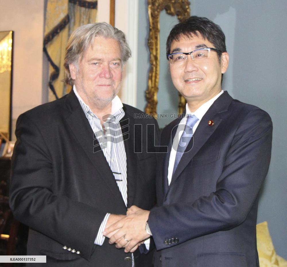 Bannon meets special advisor to Abe