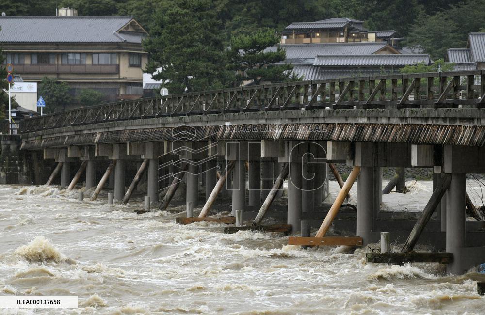 Heavy rain in western Japan