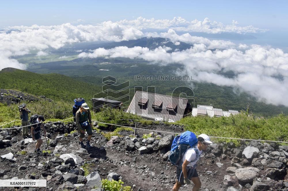 Mt. Fuji trails open in Shizuoka