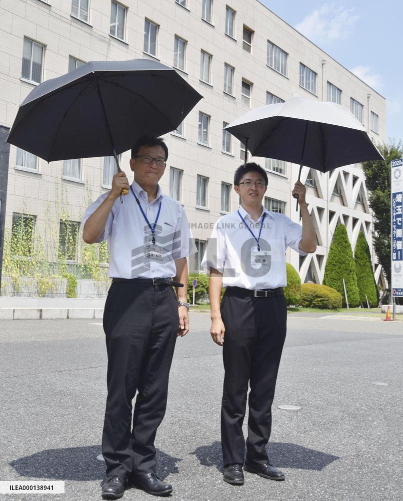 Parasols for men trend in Japan