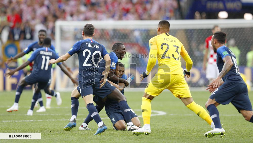 Football: France wins World Cup title