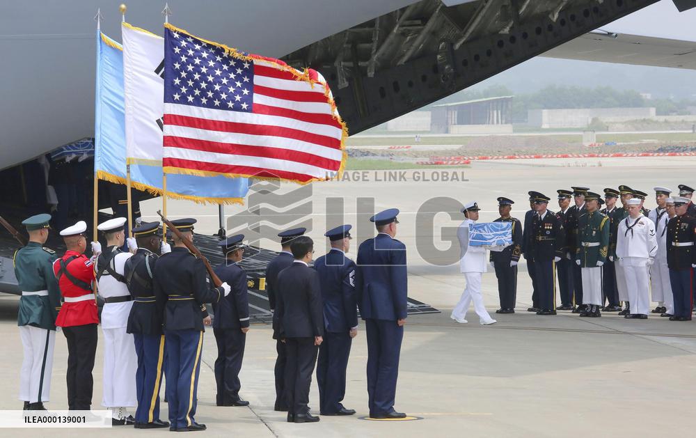 N. Korea returns U.S. soldiers' remains