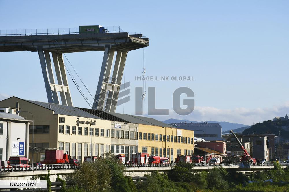 Italy bridge collapses