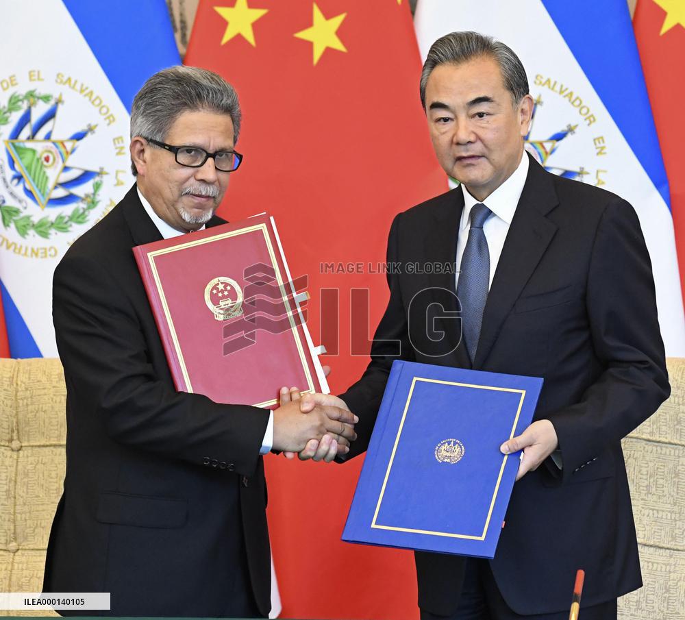 El Salvador severs diplomatic ties with Taiwan