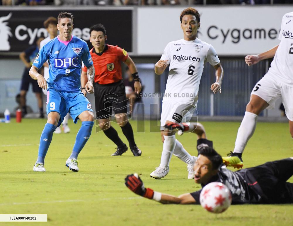 Football: Torres in Japan