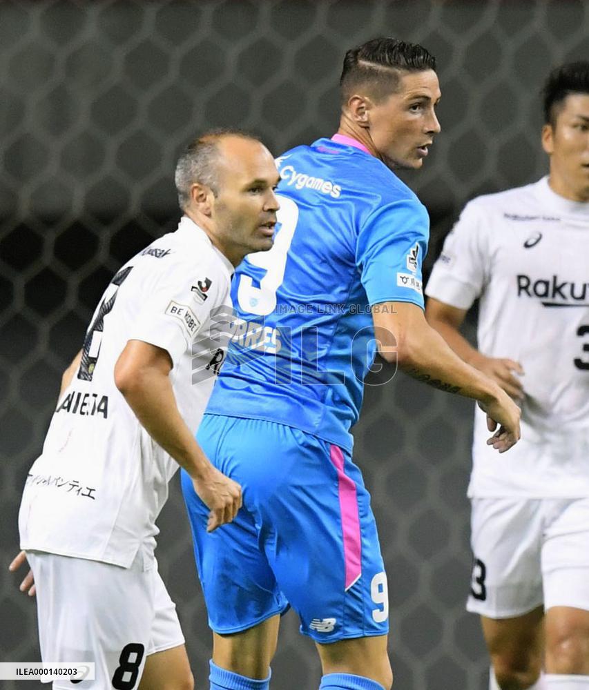 Football: Torres, Iniesta in Japan