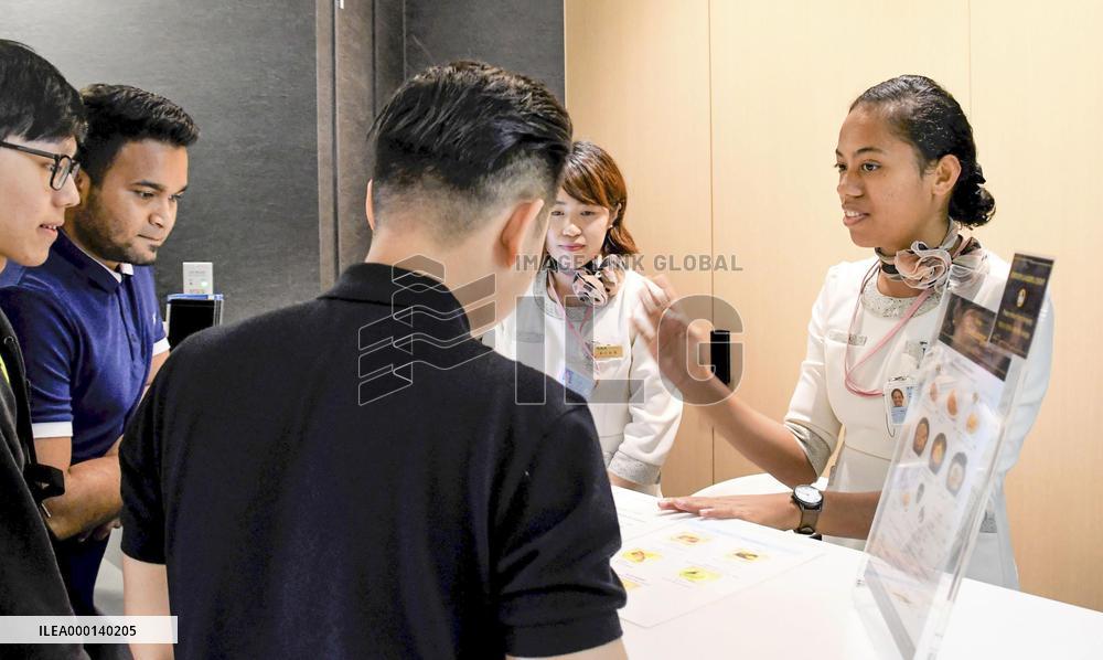 Narita airport increases foreign workers