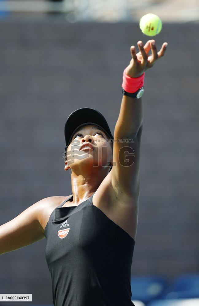 Tennis: Osaka wins 1st-round match at U.S. Open