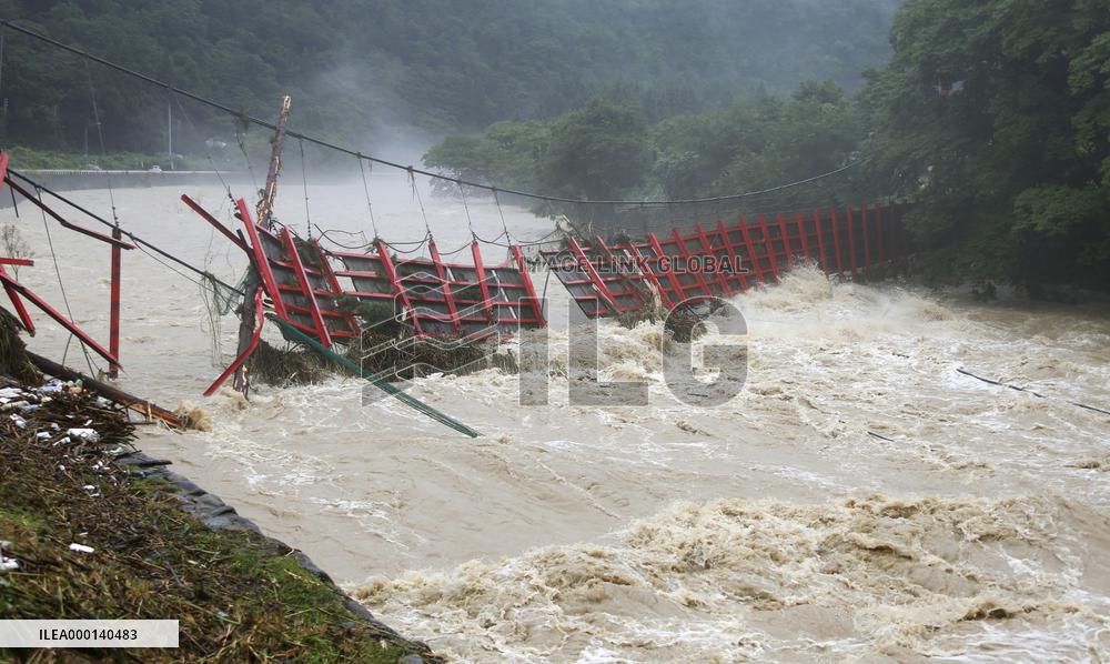 Heavy rain hits northeastern Japan