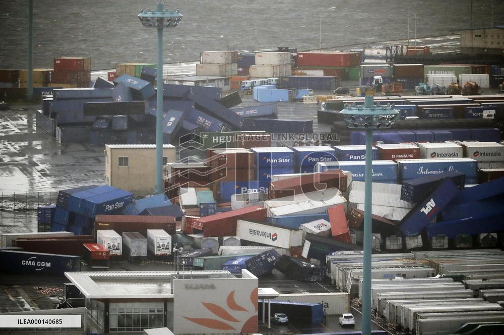 Powerful typhoon hits western Japan