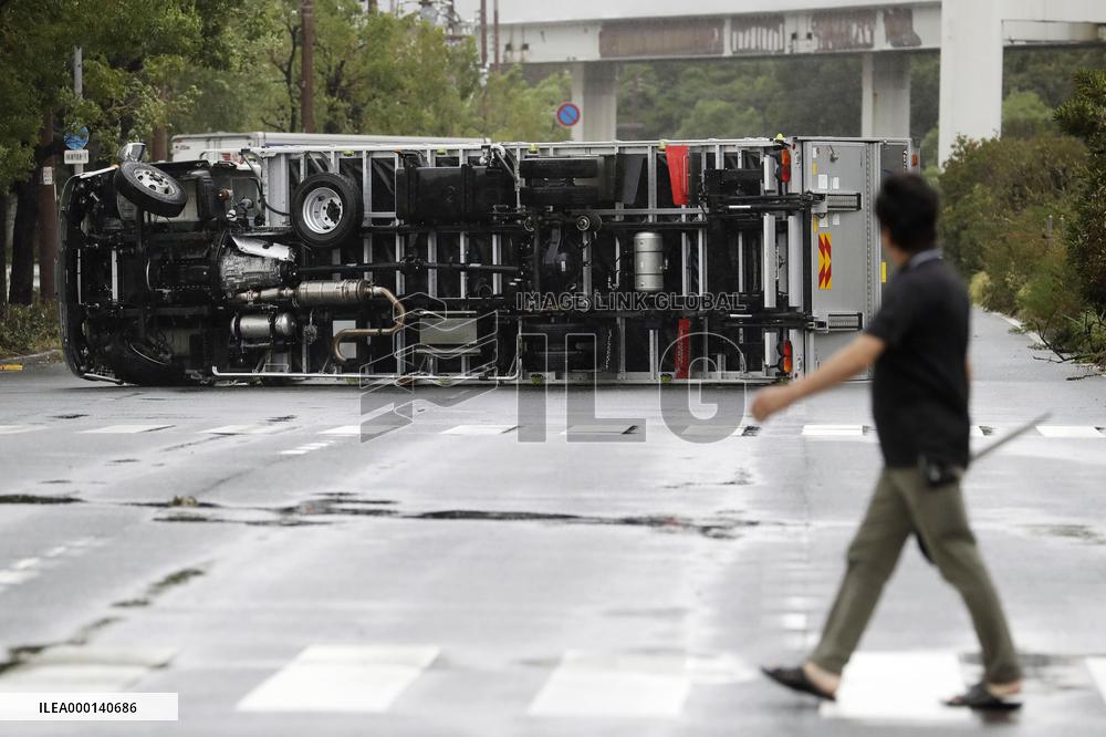 Powerful typhoon hits western Japan