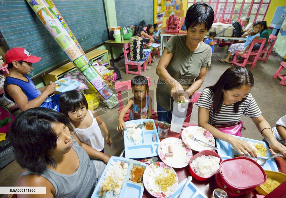 Typhoon Mangkhut hits northern Philippines