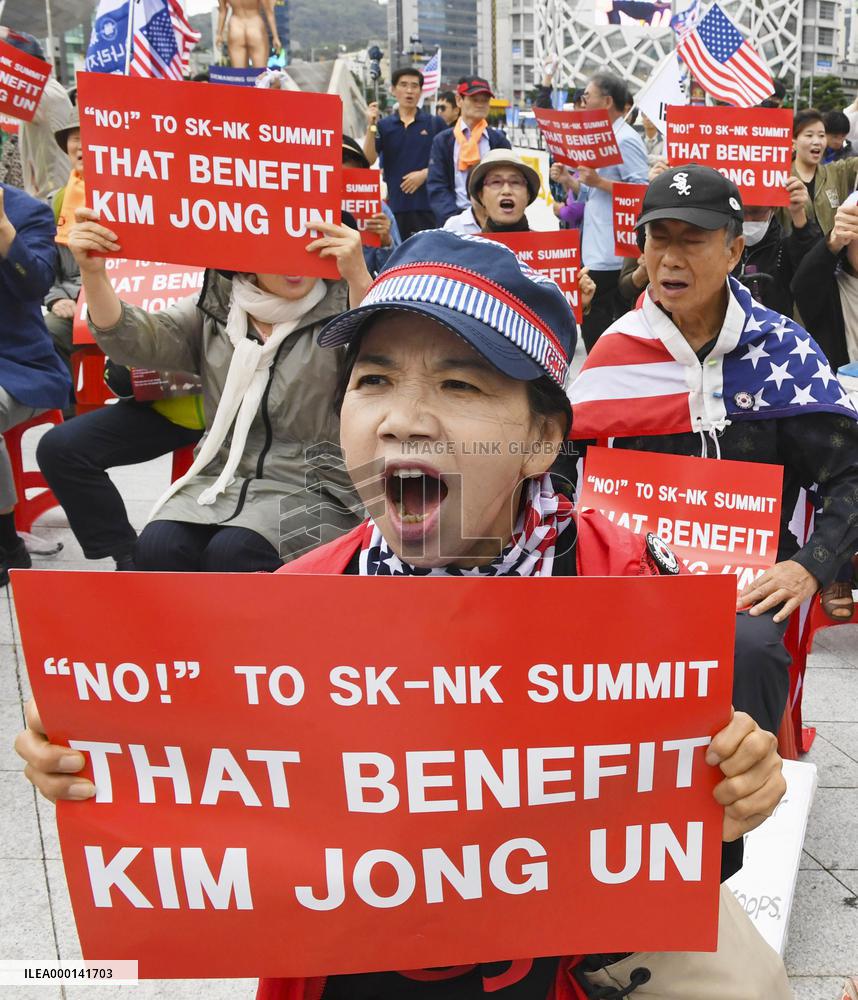 Protest against inter-Korean summit in Seoul