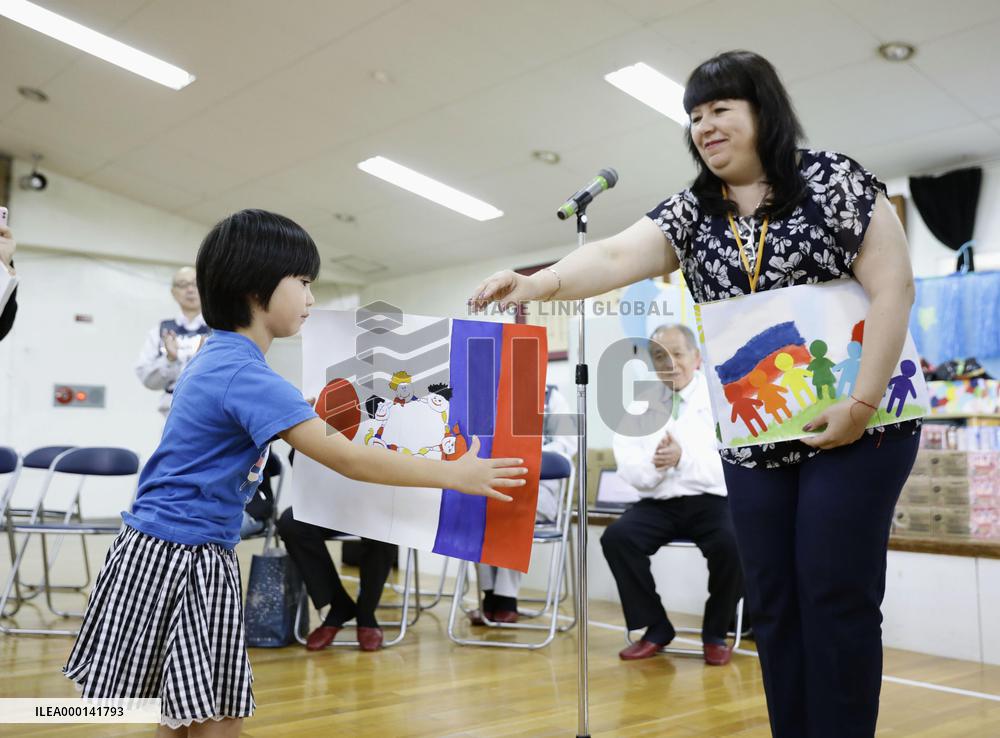 Russian islanders encourage earthquake-hit town in Hokkaido