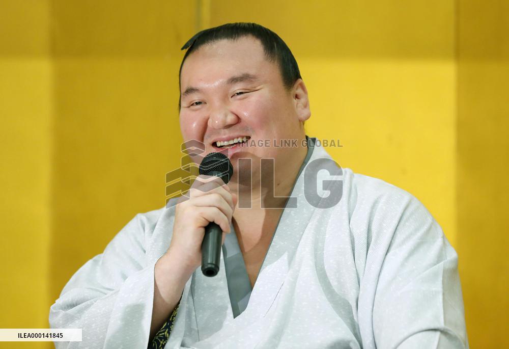 Sumo: Hakuho wins Autumn Grand Sumo Tournament