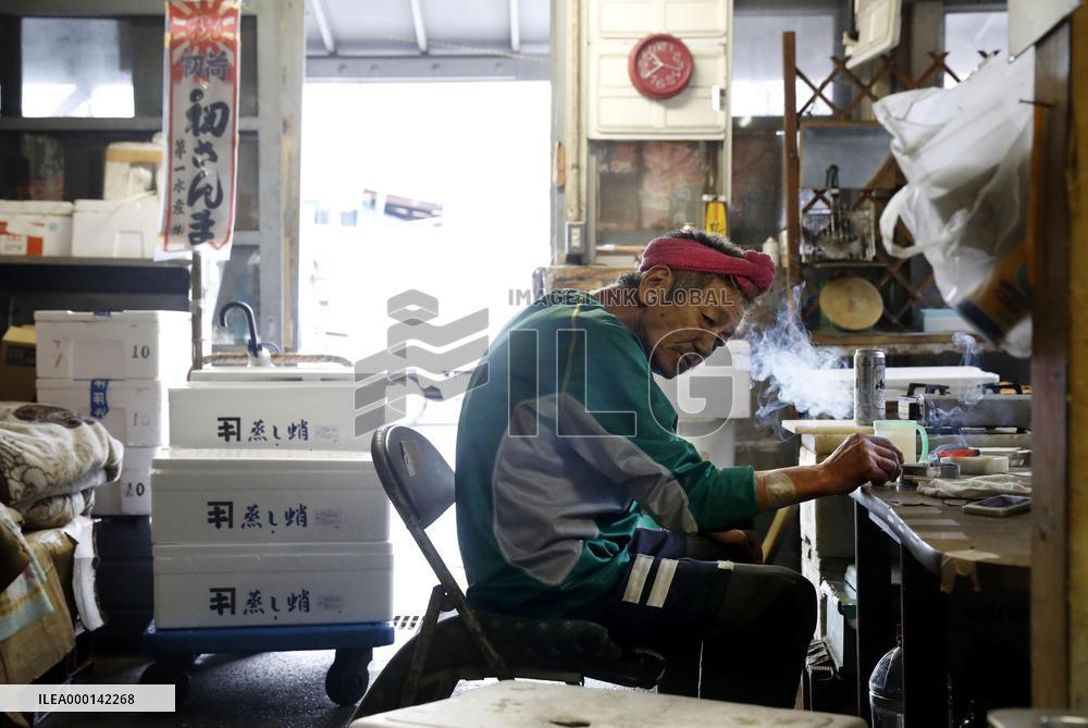 Tsukiji market scenes ahead of relocation