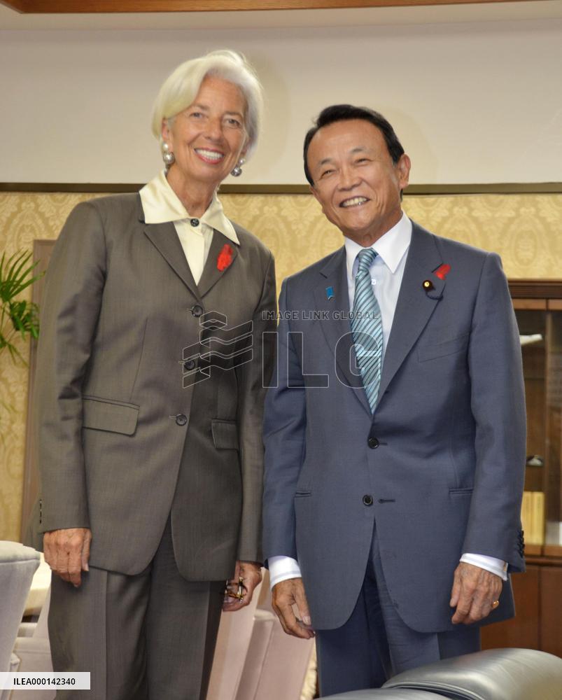 Aso meets IMF chief Lagarde in Tokyo