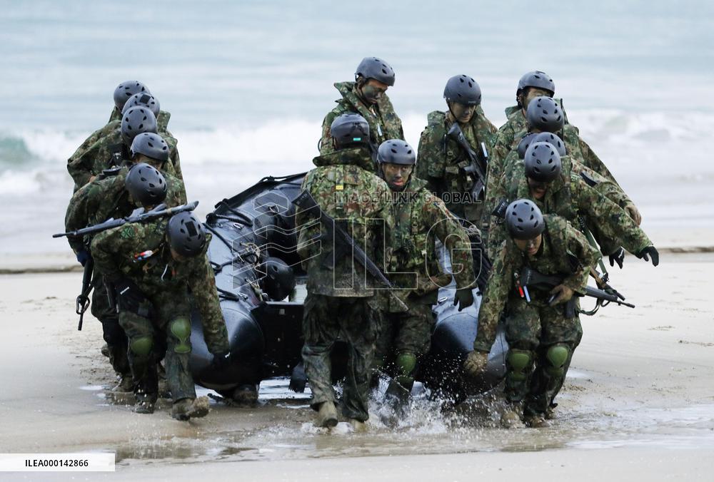 Japan amphibious unit, U.S. Marines conduct drills on remote islands