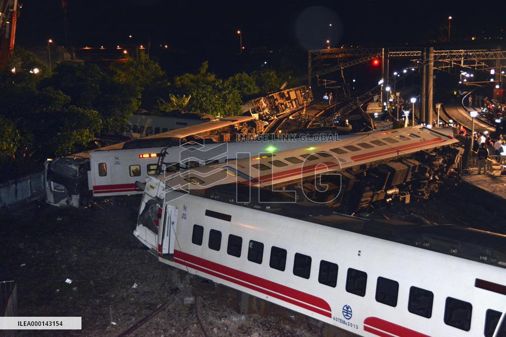 Train derailment in northeastern Taiwan