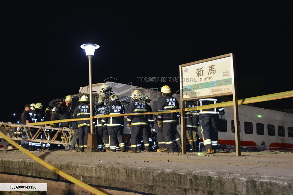 Train derailment in northeast Taiwan