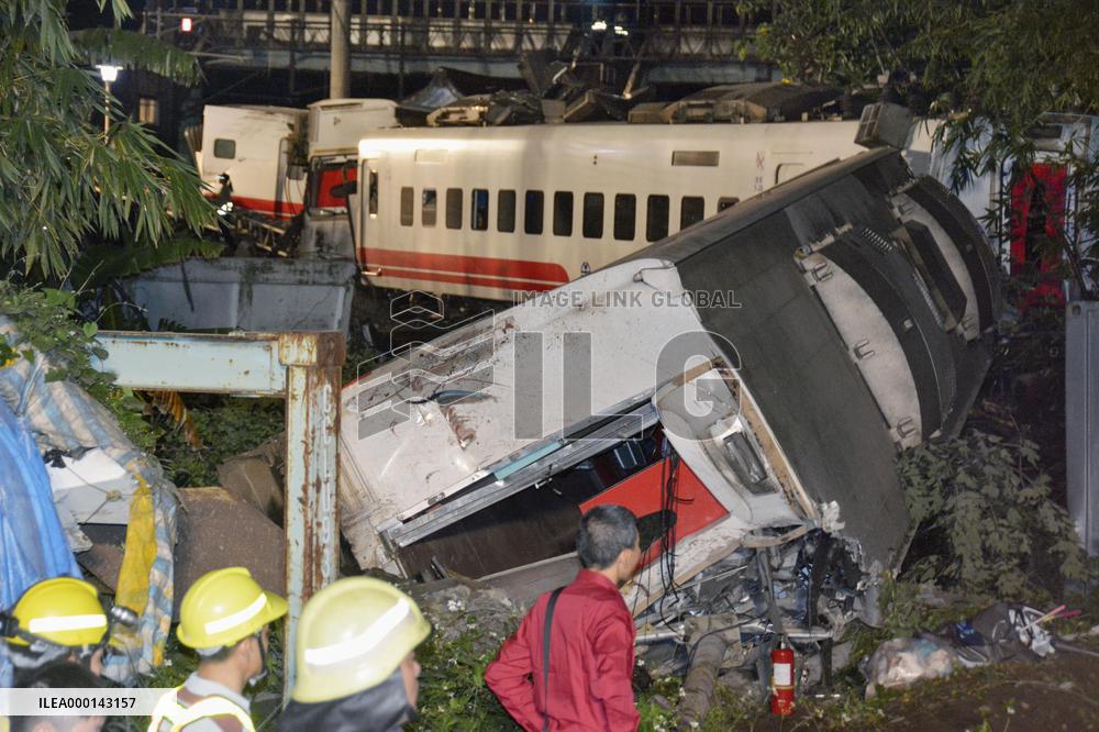 Train derailment in northeastern Taiwan