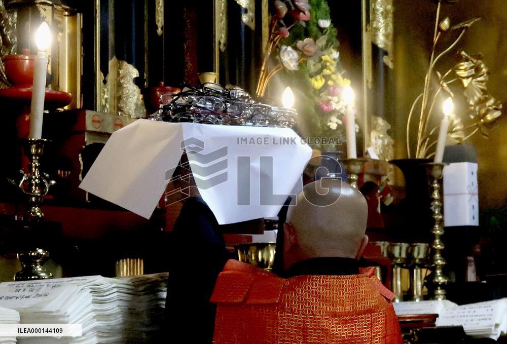 Memorial service for glasses in western Japan