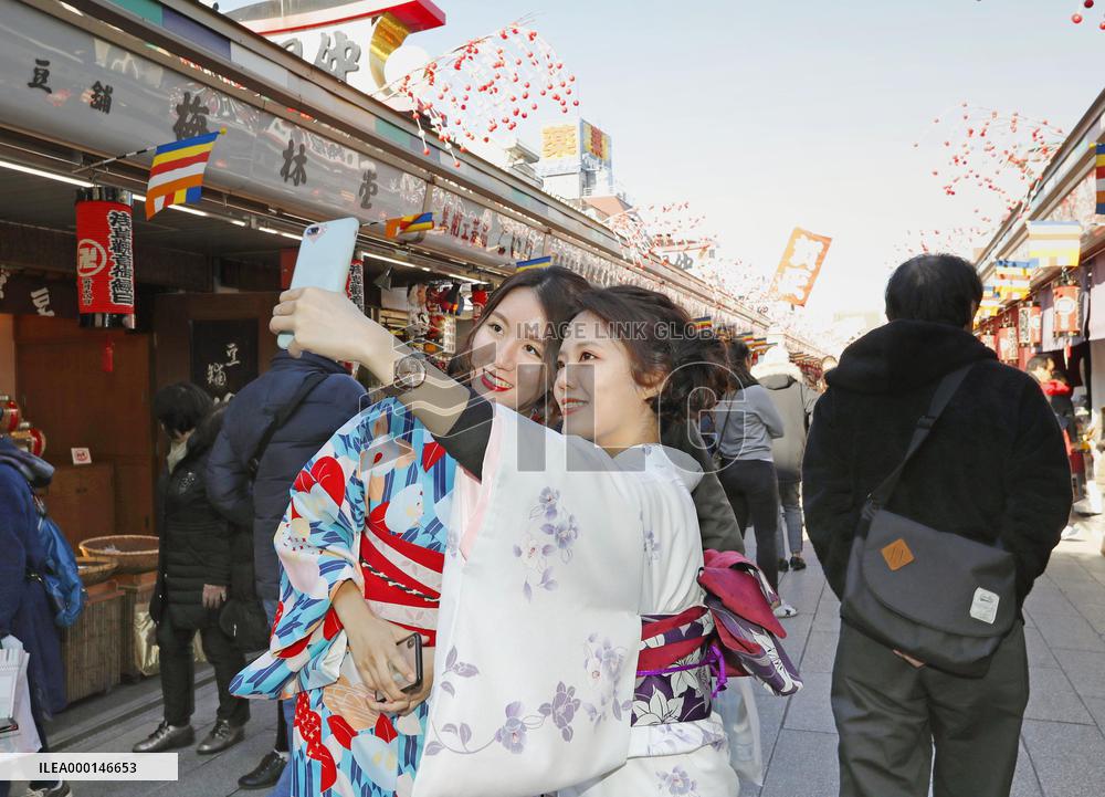 Record foreign visitors to Japan