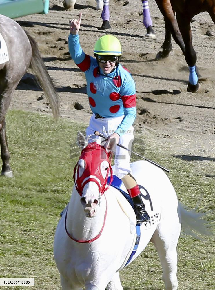 Horse racing: Record-setting win for jockey Lemaire