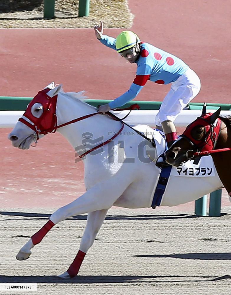 Horse racing: Record-setting win for jockey Lemaire