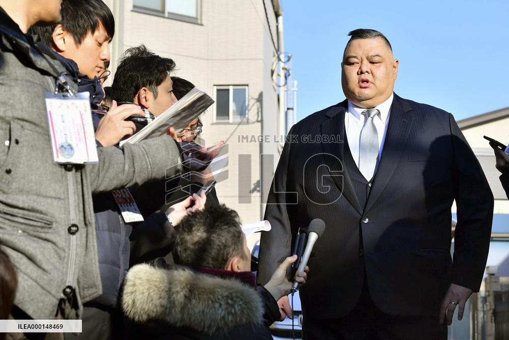 Sumo: Kisenosato's retirement