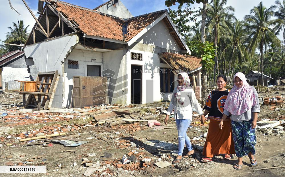 1 month after Indonesia tsunami