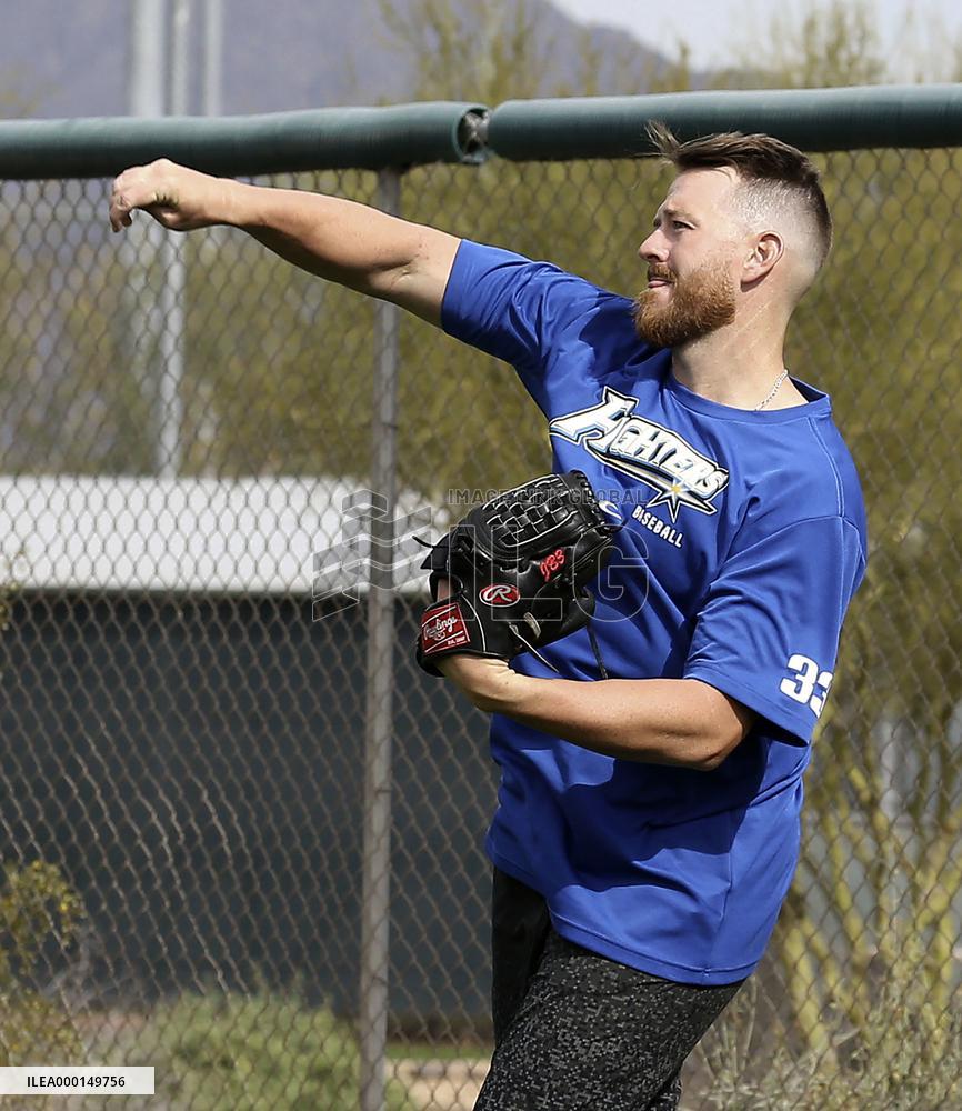 Baseball: Johnny Barbato joins Nippon Ham Fighters