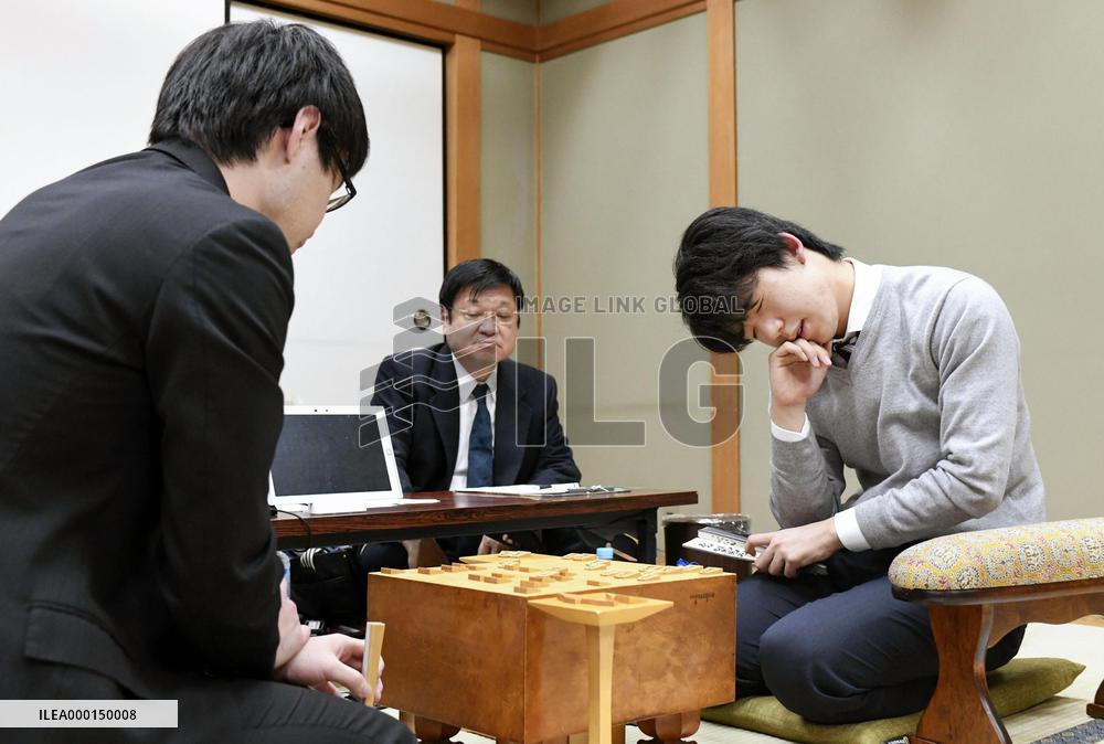 End of shogi prodigy's win streak