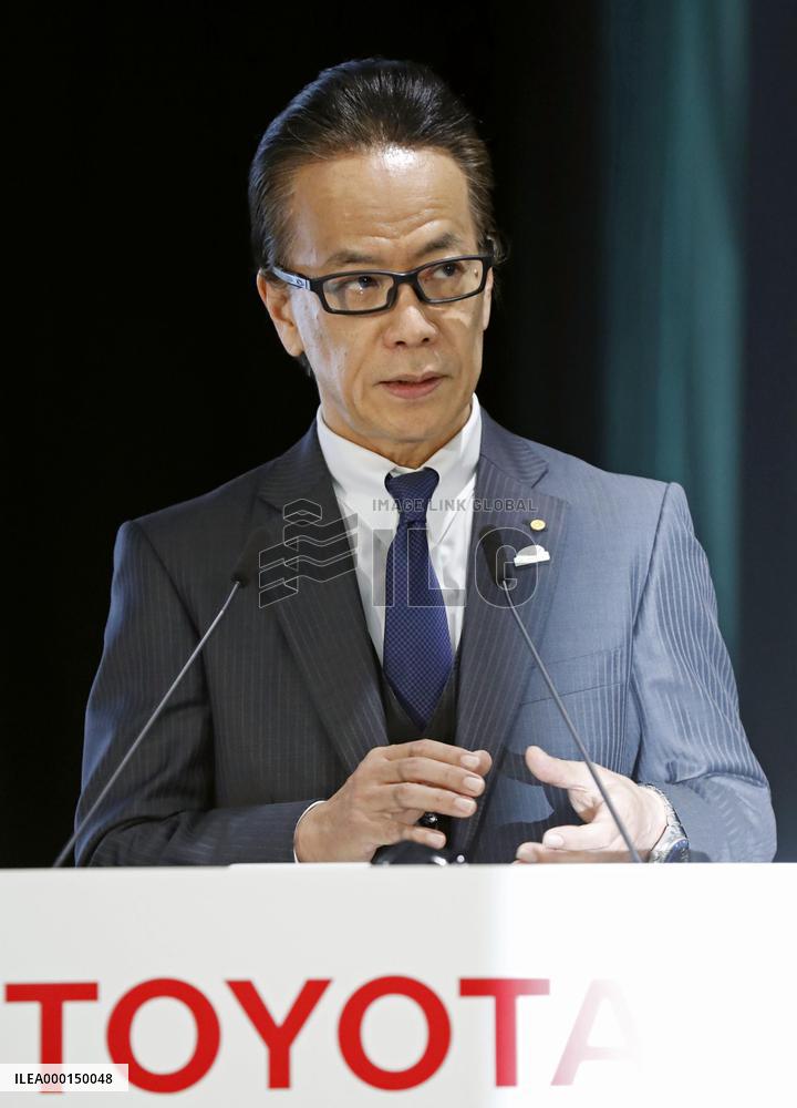 Toyota downward revision of profit forecast