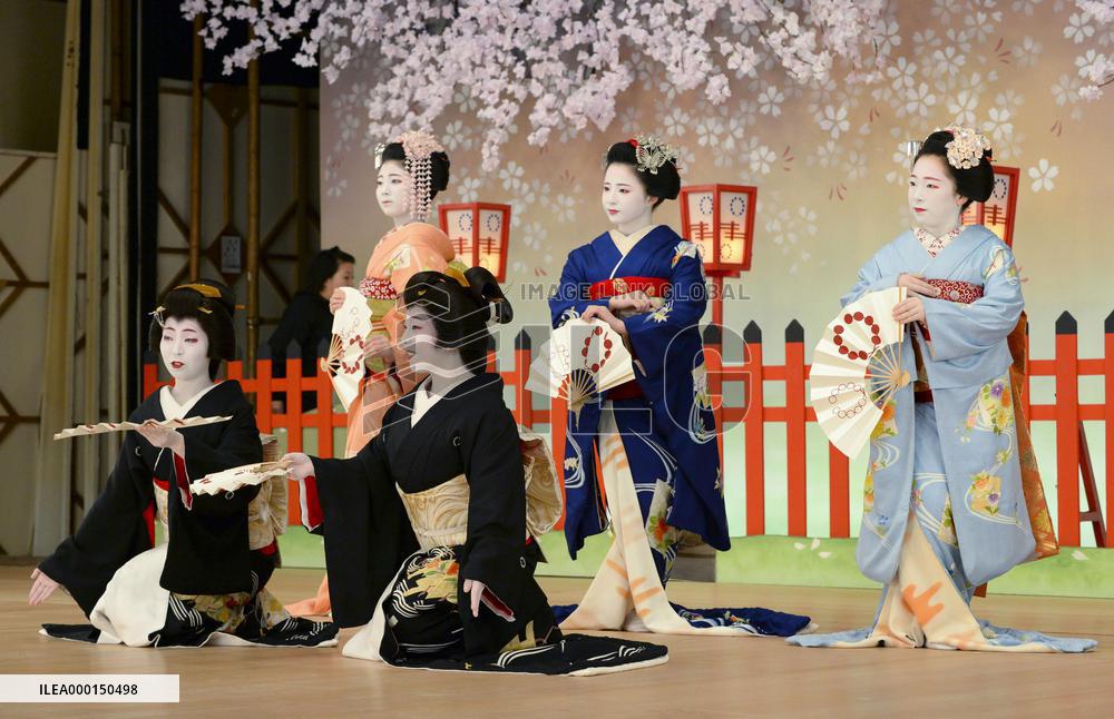 Kyoto's geiko and maiko prepare for annual event