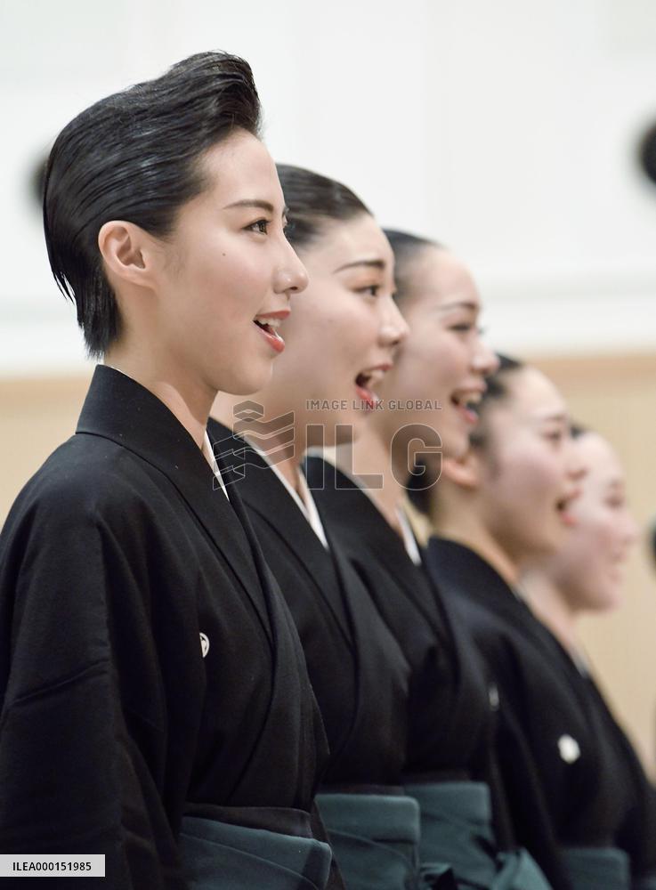 Takarazuka Music School graduation ceremony