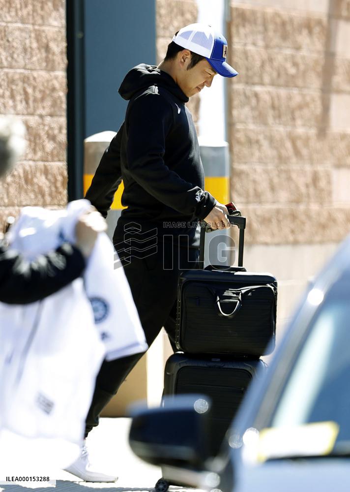 Baseball: Mariners leaving Arizona for Japan