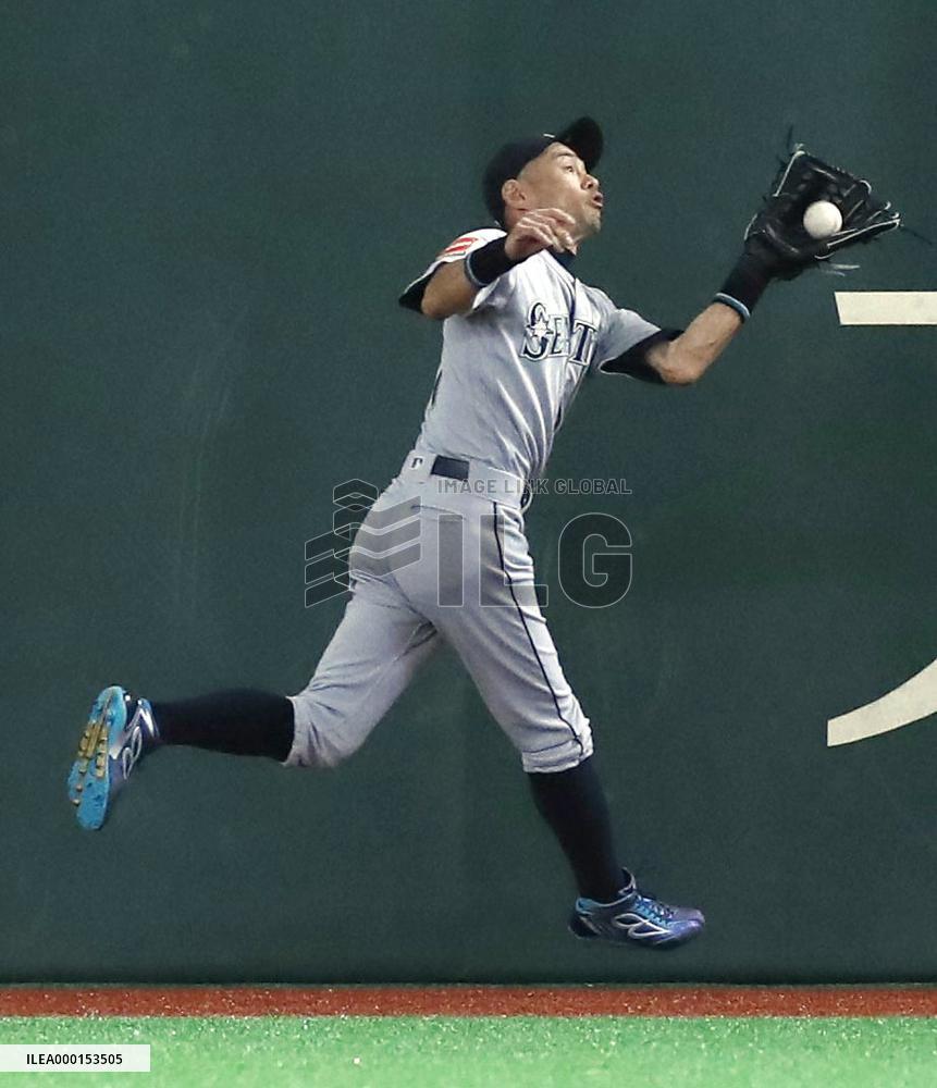 Baseball: Mariners exhibition game in Japan