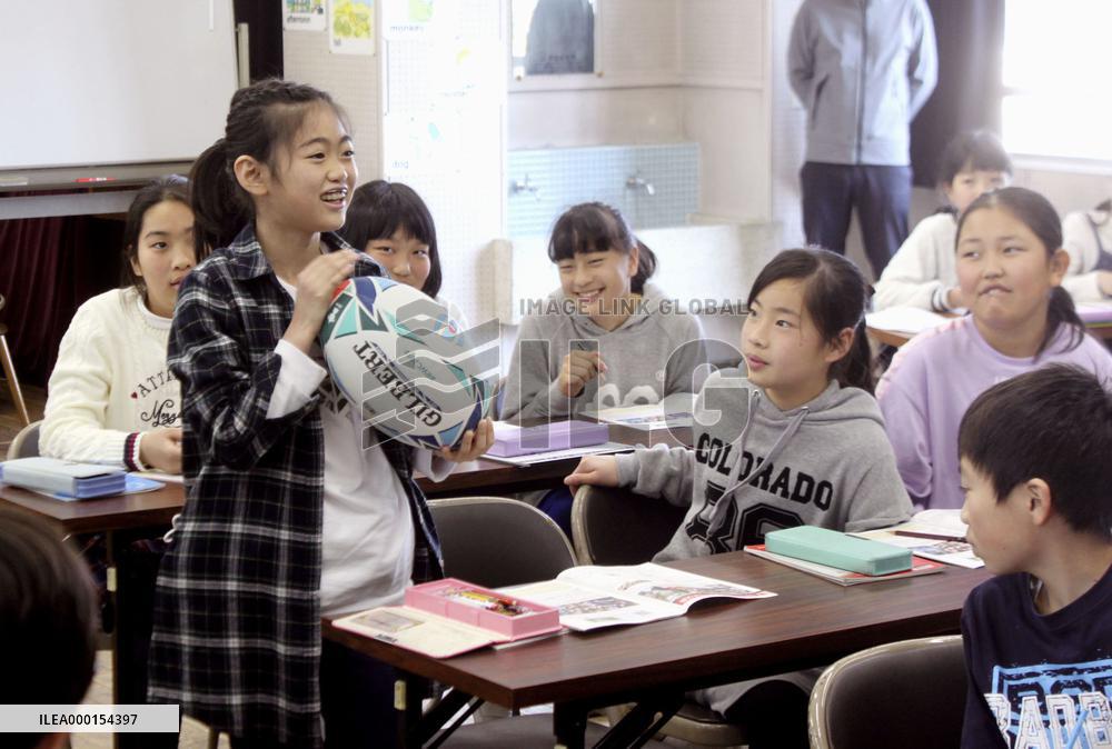 Special class on rugby at Tokyo elementary school