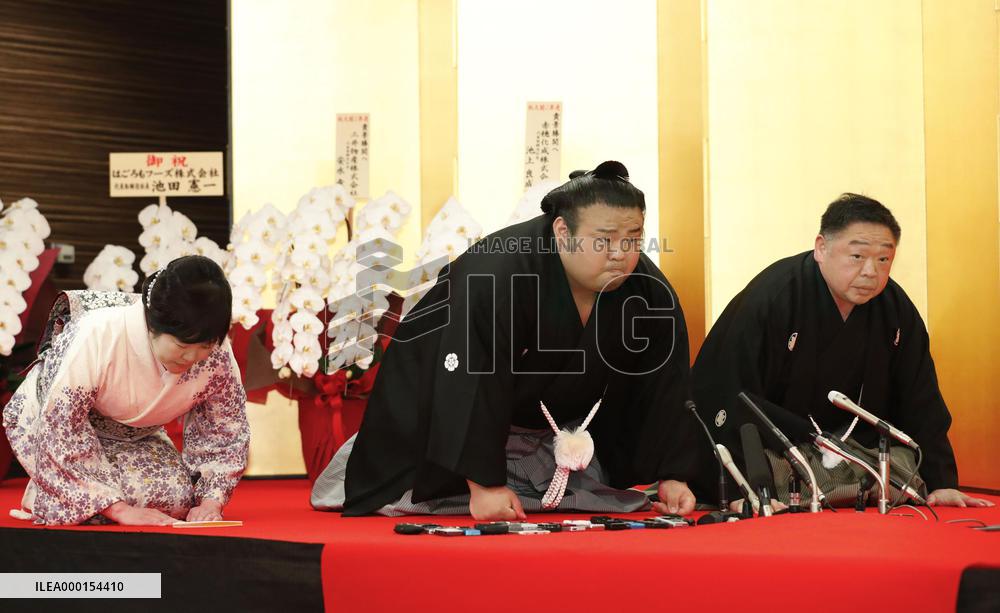Sumo: Takakeisho's promotion to ozeki