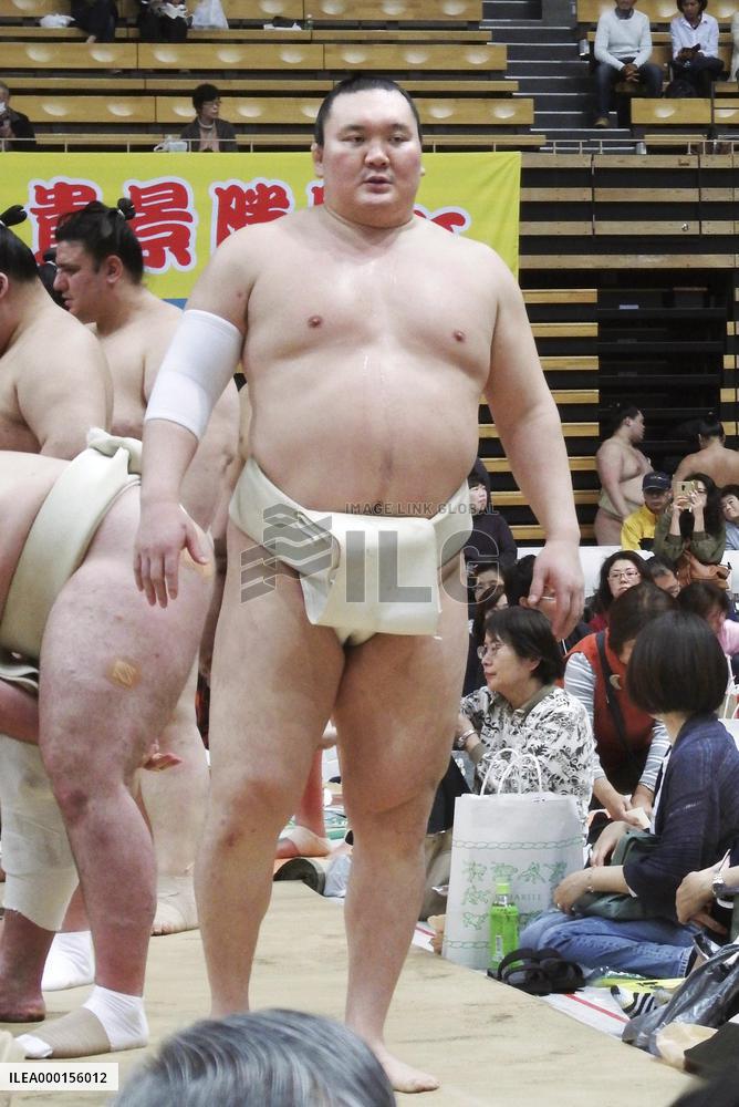 Sumo: grand champion Hakuho
