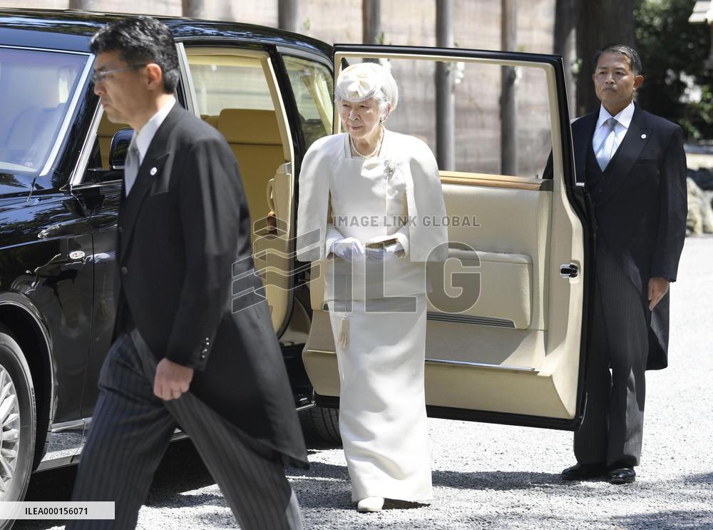 Japan empress at Ise Jingu