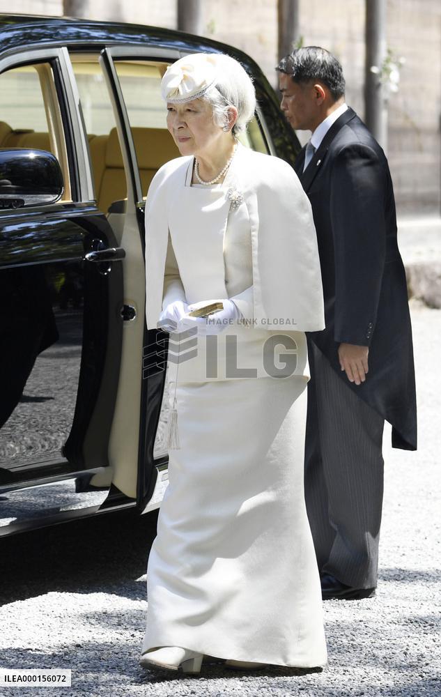 Japan empress at Ise Jingu