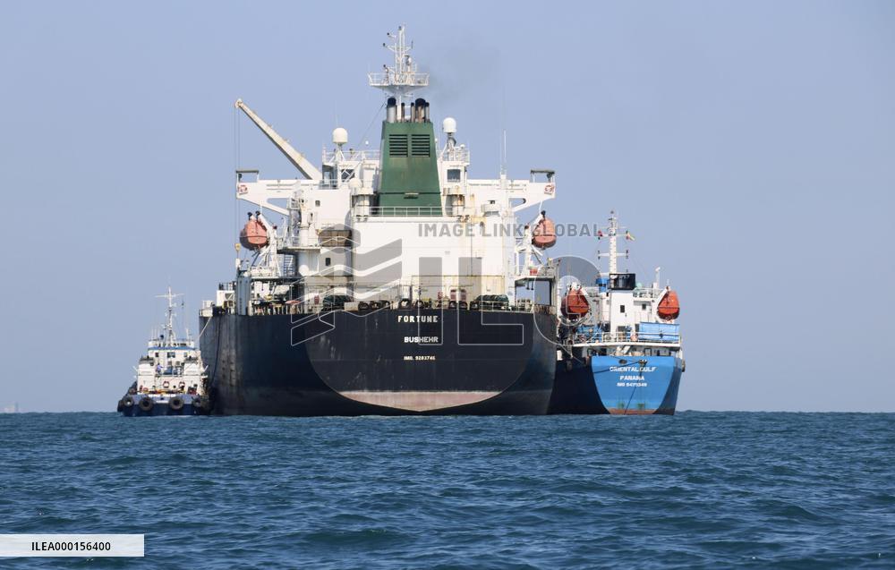 Oil tanker off southern Iran