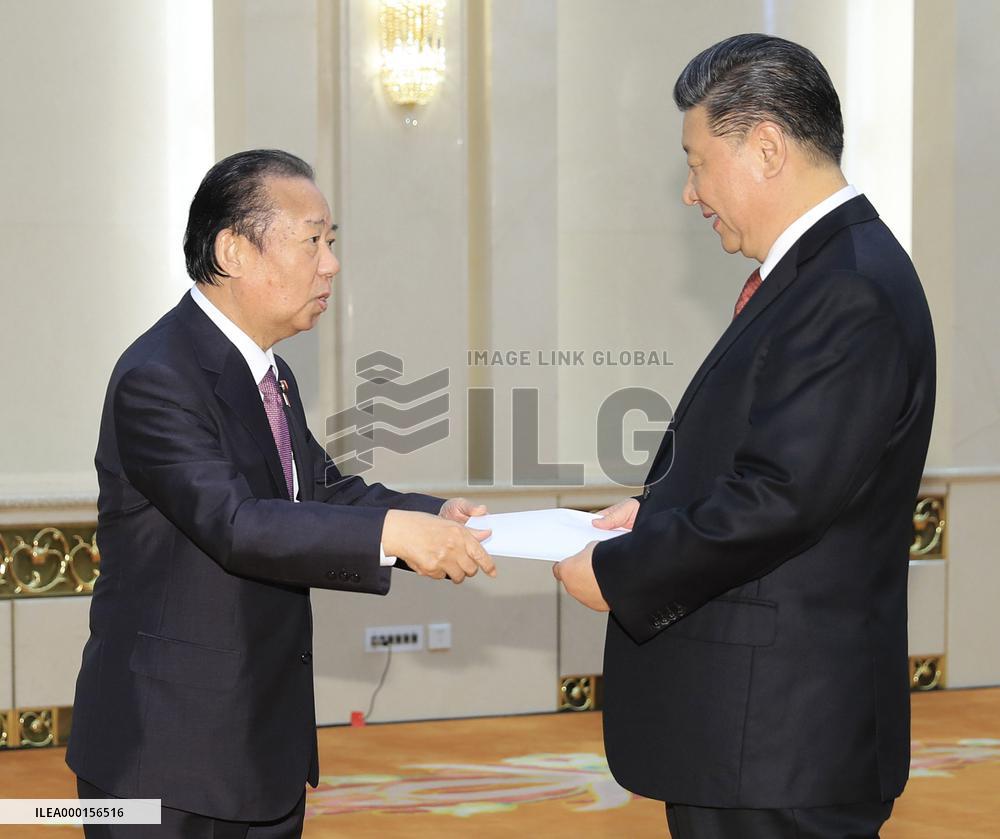 LDP senior official Nikai in Beijing