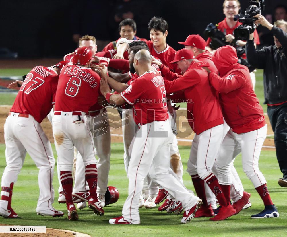 Baseball: Rangers v Angels